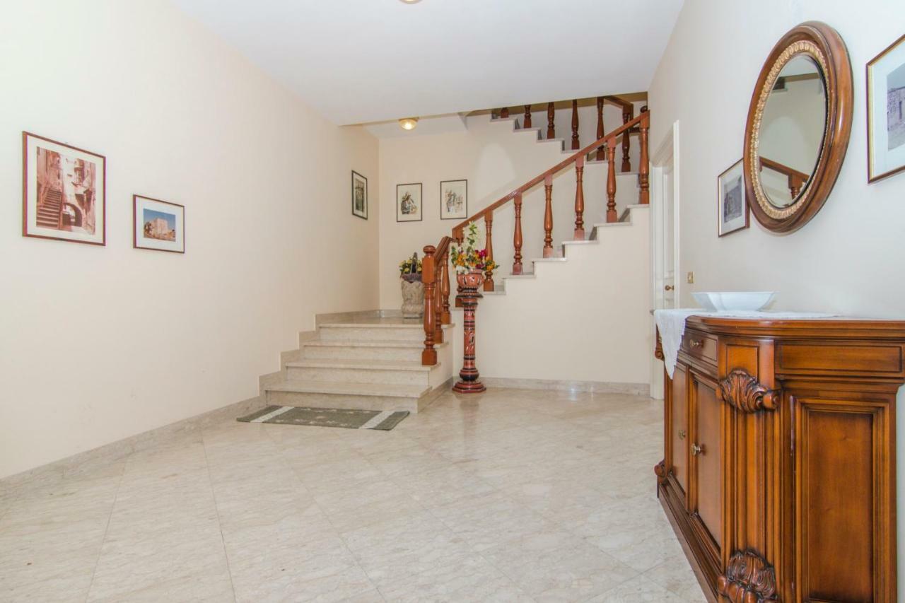 Vivi La Contea Villa Модика Екстериор снимка